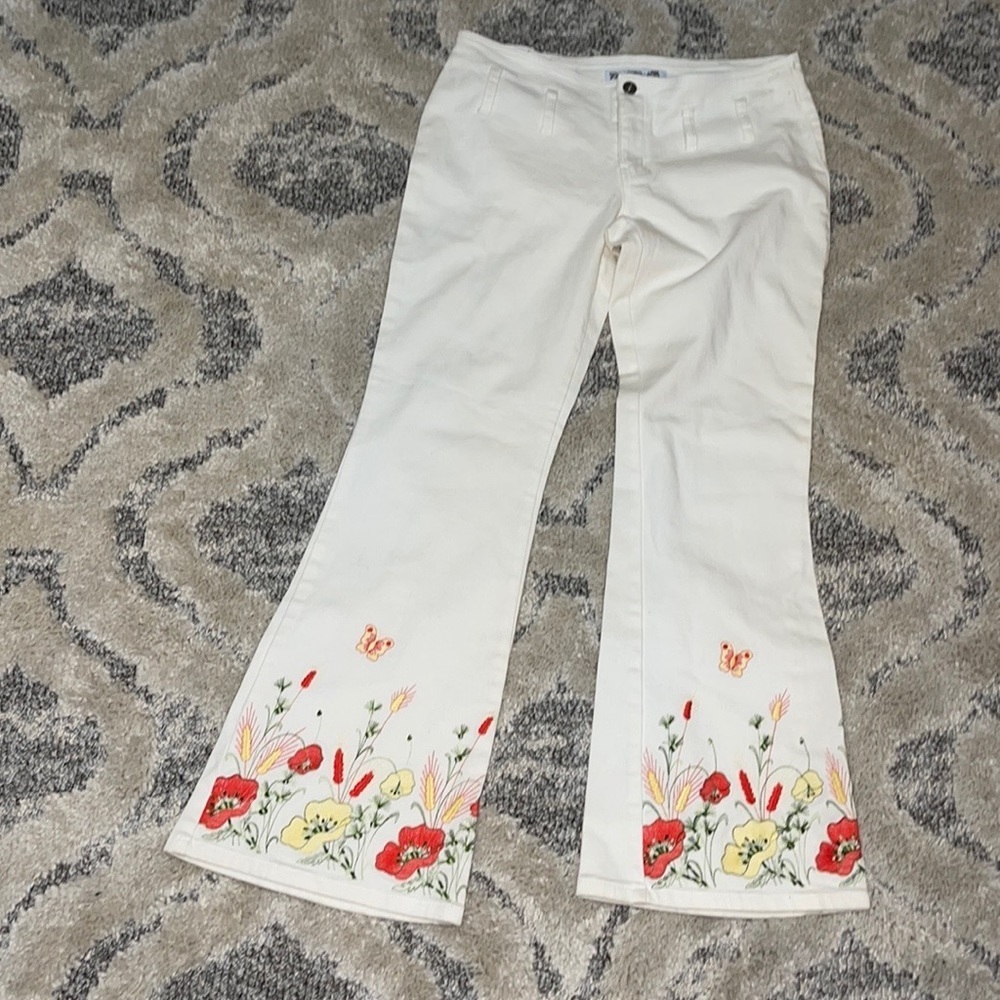 Vintage floral Embroidered bell bottom jeans